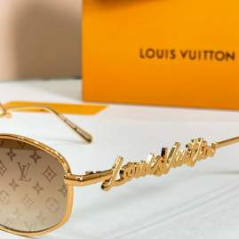 Picture of Louis Vuitton Sunglasses _SKUfw80916451fw